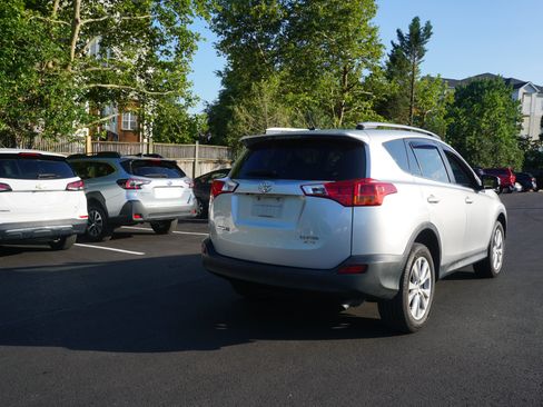 Used 2013 Toyota RAV4 Limited AWD/4WD image 4