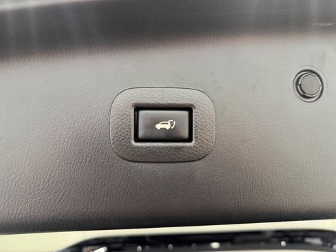 Used 2019 Nissan Armada SL w/ Premium Package image 22