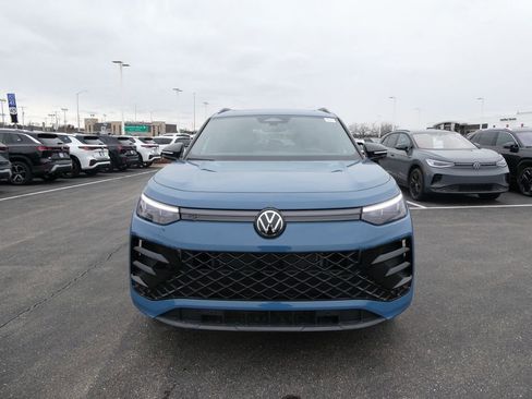 New 2026 Volkswagen Tiguan SE R-Line AWD/4WD image 3