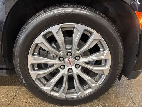 Used 2021 GMC Yukon Denali w/ Denali Ultimate Package AWD/4WD image 9