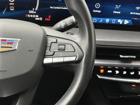 Used 2024 Cadillac XT4 Premium Luxury image 17