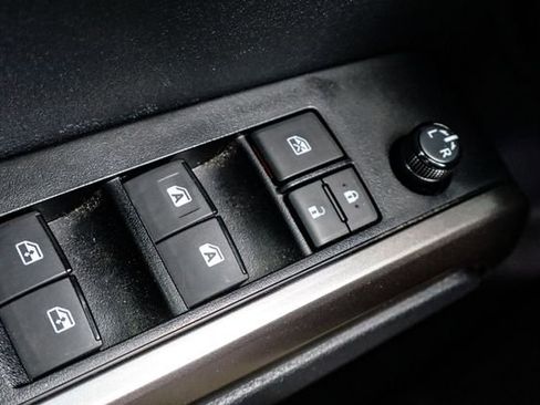 Used 2023 Toyota Tacoma SR5 w/ Technology Package image 18