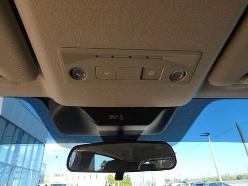 Used 2025 Nissan Kicks SV image 19