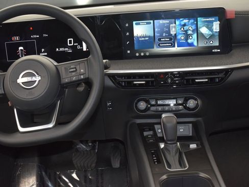 New 2026 Nissan Kicks SV w/ SV Premium Package image 13