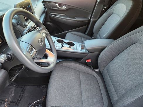 Certified 2023 Hyundai Kona SE image 9