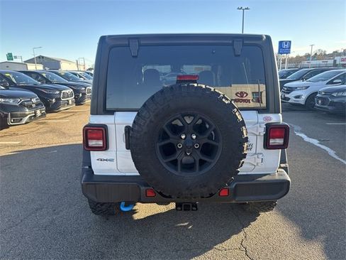 Used 2024 Jeep Wrangler Unlimited image 6