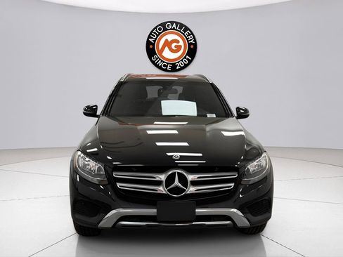 Used 2018 Mercedes-Benz GLC 300 4MATIC image 2