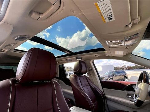 Used 2022 Mercedes-Benz Maybach GLS 600 Maybach GLS 600 image 13