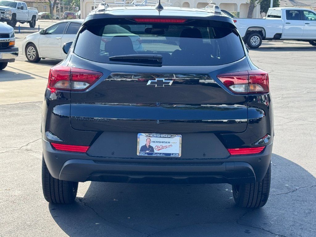 New 2026 Chevrolet TrailBlazer LT w/ Convenience Package FWD image 6