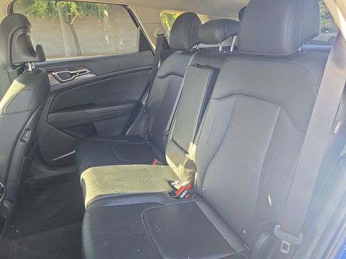 Used 2025 Kia Sportage EX FWD image 12