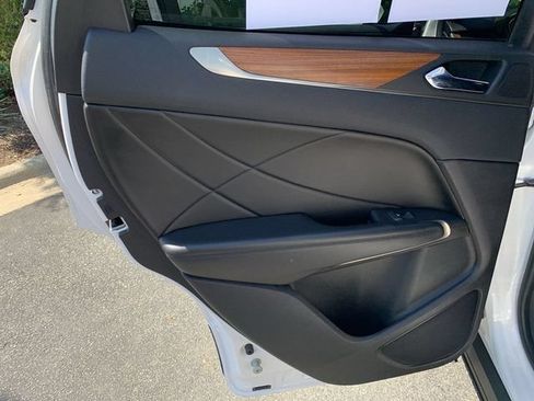 Used 2018 Lincoln MKC Select w/ Select Plus Package FWD image 15