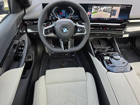 Used 2026 BMW 530i w/ M Sport Package image 11