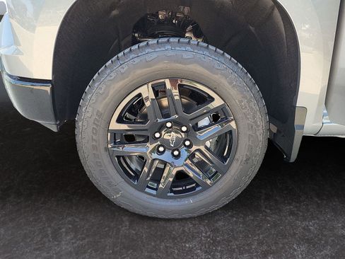 Used 2024 Chevrolet Silverado 1500 LT Trail Boss image 15