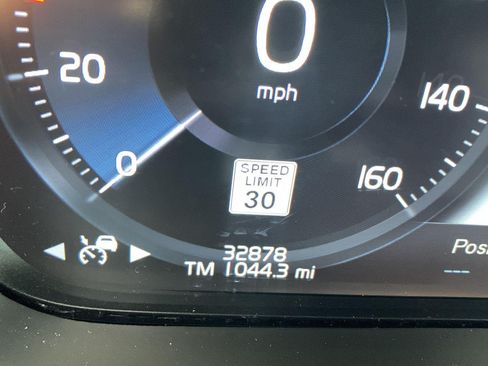 Used 2019 Volvo XC90 T6 Momentum AWD/4WD image 8