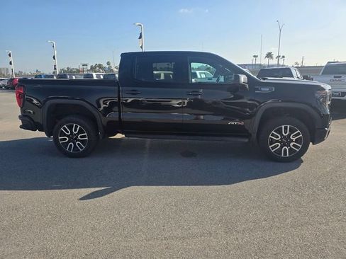 Used 2024 GMC Sierra 1500 AT4 w/ Technology Package AWD/4WD image 4