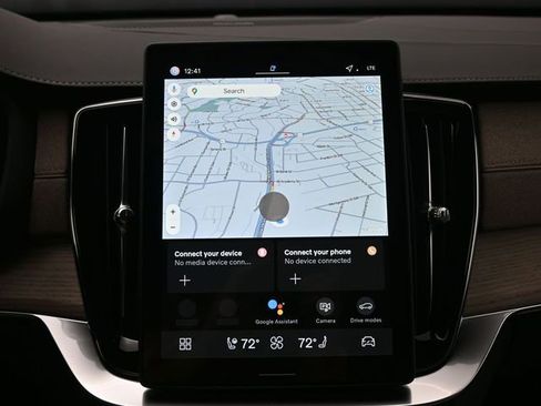 New 2026 Volvo XC90 B6 Plus w/ Protection Package Premier image 14