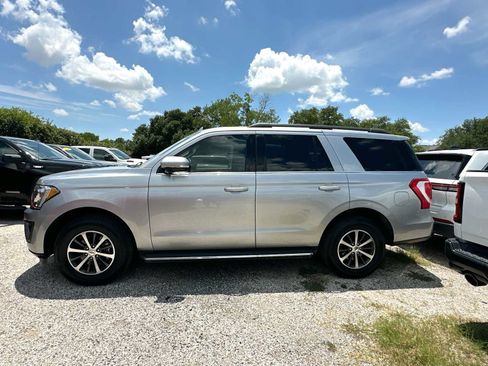 Used 2021 Ford Expedition XLT RWD image 4