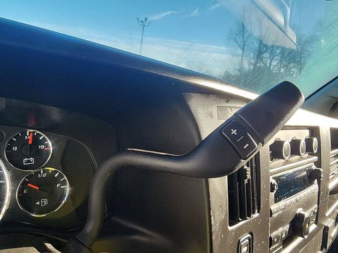 Used 2024 Chevrolet Express 2500 w/ Driver Convenience Package image 16