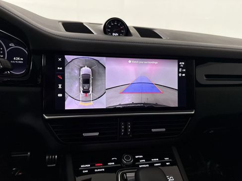 Certified 2023 Porsche Cayenne Turbo AWD/4WD image 29
