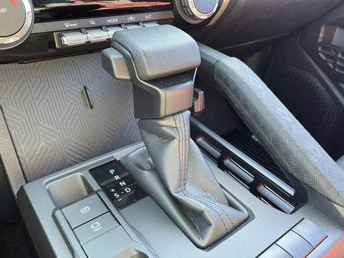 Used 2024 Toyota Tacoma SR image 5