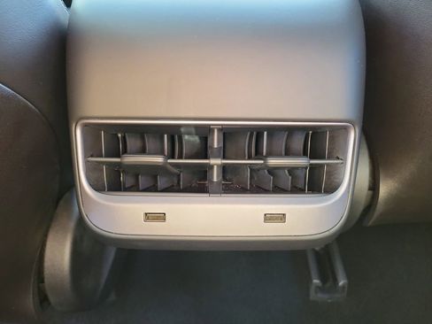 Used 2020 Tesla Model 3 Standard Range Plus image 14