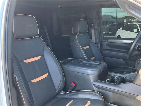 Used 2024 GMC Yukon AT4 w/ AT4 Premium Plus Package image 8