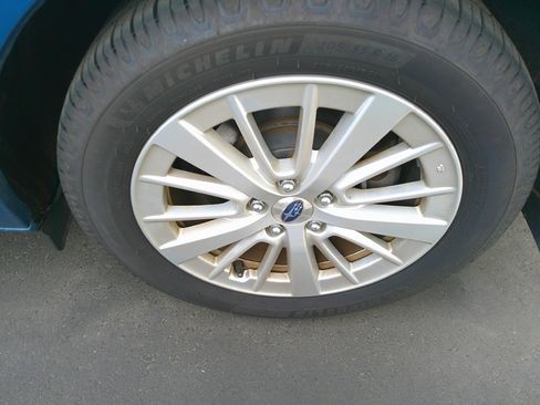 Used 2017 Subaru Impreza 2.0i Premium image 10