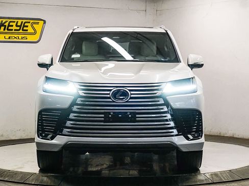 Certified 2025 Lexus LX 700h Luxury AWD/4WD image 6