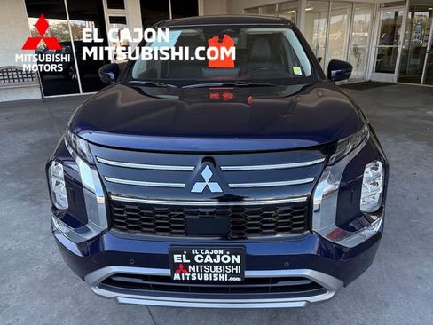 Used 2025 Mitsubishi Outlander SE image 10