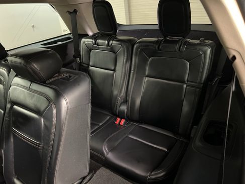 Used 2020 Lincoln Aviator Reserve w/ Elements Package Plus image 8
