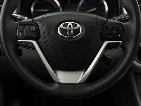 Used 2015 Toyota Highlander Limited Platinum AWD/4WD image 13