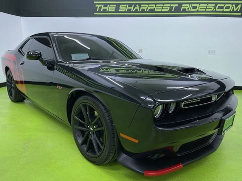 Used 2023 Dodge Challenger R/T image 2
