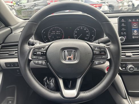 Used 2019 Honda Accord Touring image 25