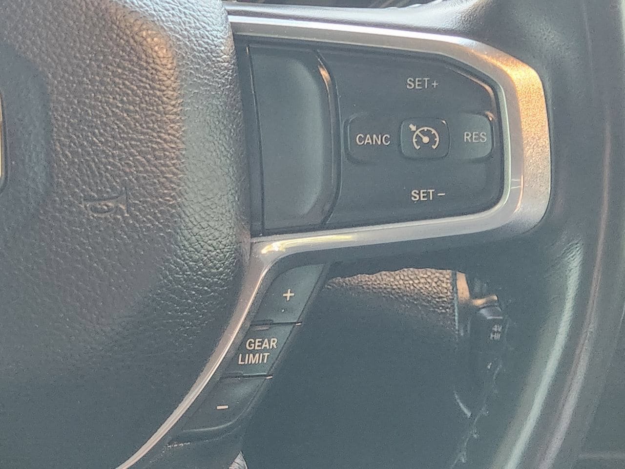 Used 2023 RAM 3500 Laramie AWD/4WD image 28