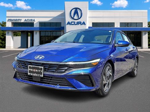 Used 2025 Hyundai Elantra SEL FWD image 1