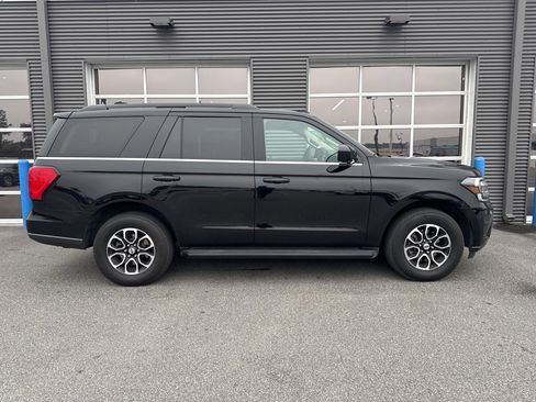 Used 2024 Ford Expedition XLT image 4