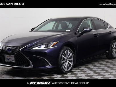 Used 2021 Lexus ES 300h w/ Premium Package