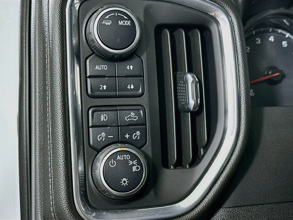 Used 2022 Chevrolet Silverado 1500 RST AWD/4WD image 23