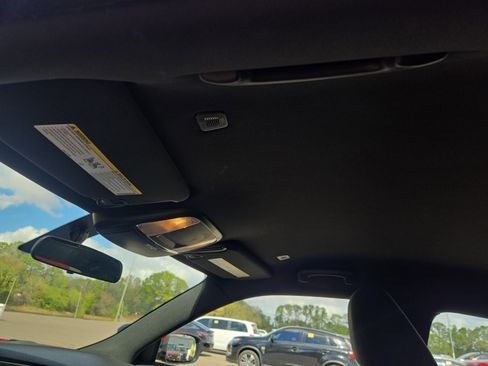 Used 2022 Dodge Charger SXT image 17