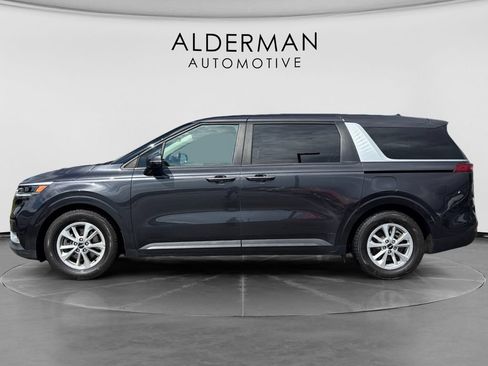 Used 2022 Kia Carnival LX FWD image 2