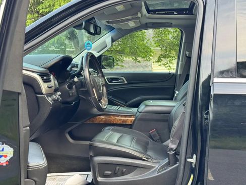 Used 2015 GMC Yukon XL Denali w/ Touring Package AWD/4WD image 11