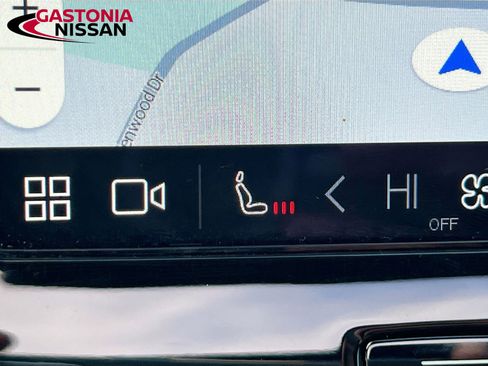 Used 2024 Volvo XC40 B5 Core image 27