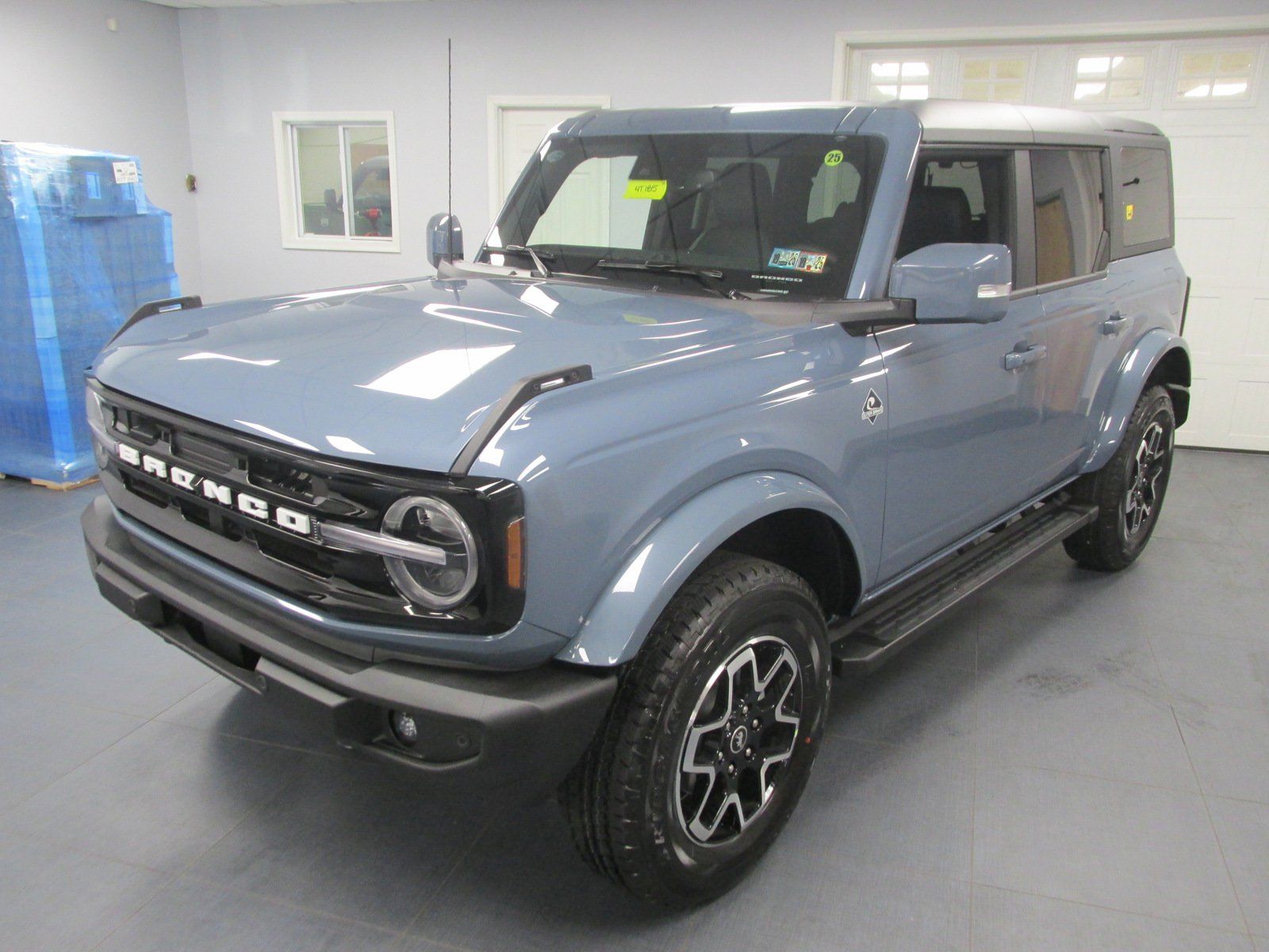 New 2024 Ford Bronco Outer Banks AWD/4WD image 1