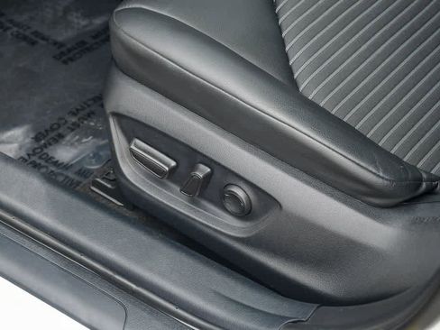 Used 2023 Toyota Camry SE w/ Cold Weather Package image 25