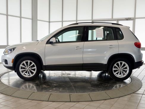 Used 2017 Volkswagen Tiguan S image 5