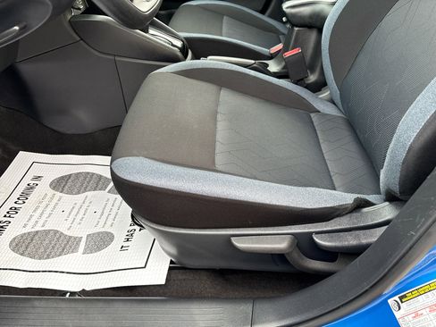 Used 2023 Nissan Versa SV image 15