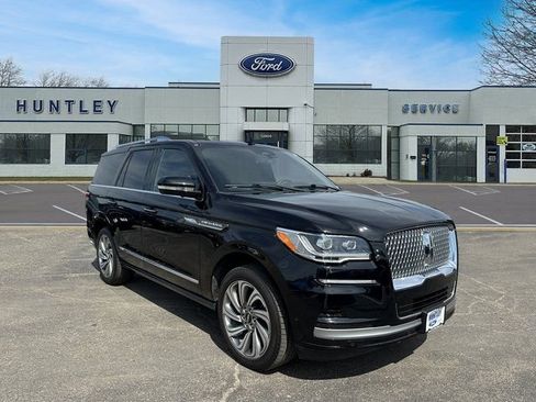 Used 2022 Lincoln Navigator Reserve AWD/4WD image 4