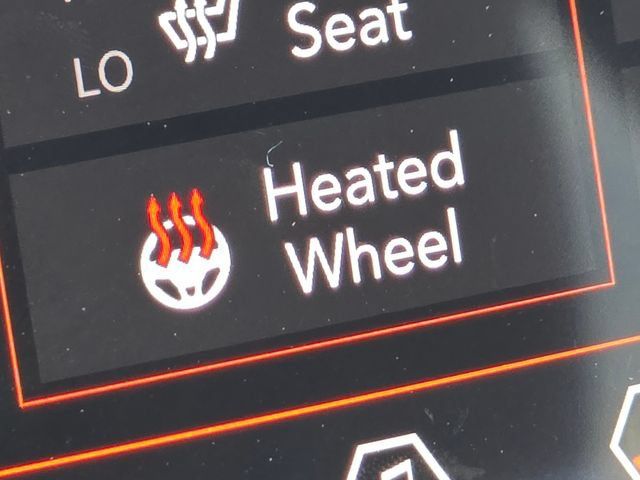 Used 2020 Jeep Cherokee Latitude w/ Cold Weather Group FWD image 14