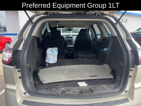 Used 2015 Chevrolet Traverse LT w/ Style and Technology Package image 8