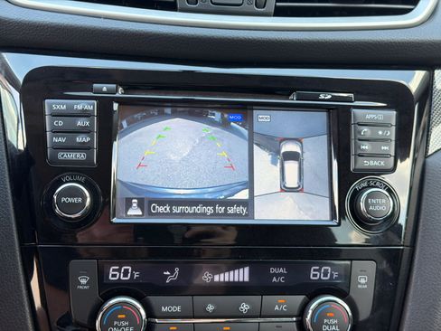 Used 2016 Nissan Rogue SL w/ SL Premium Package FWD image 29